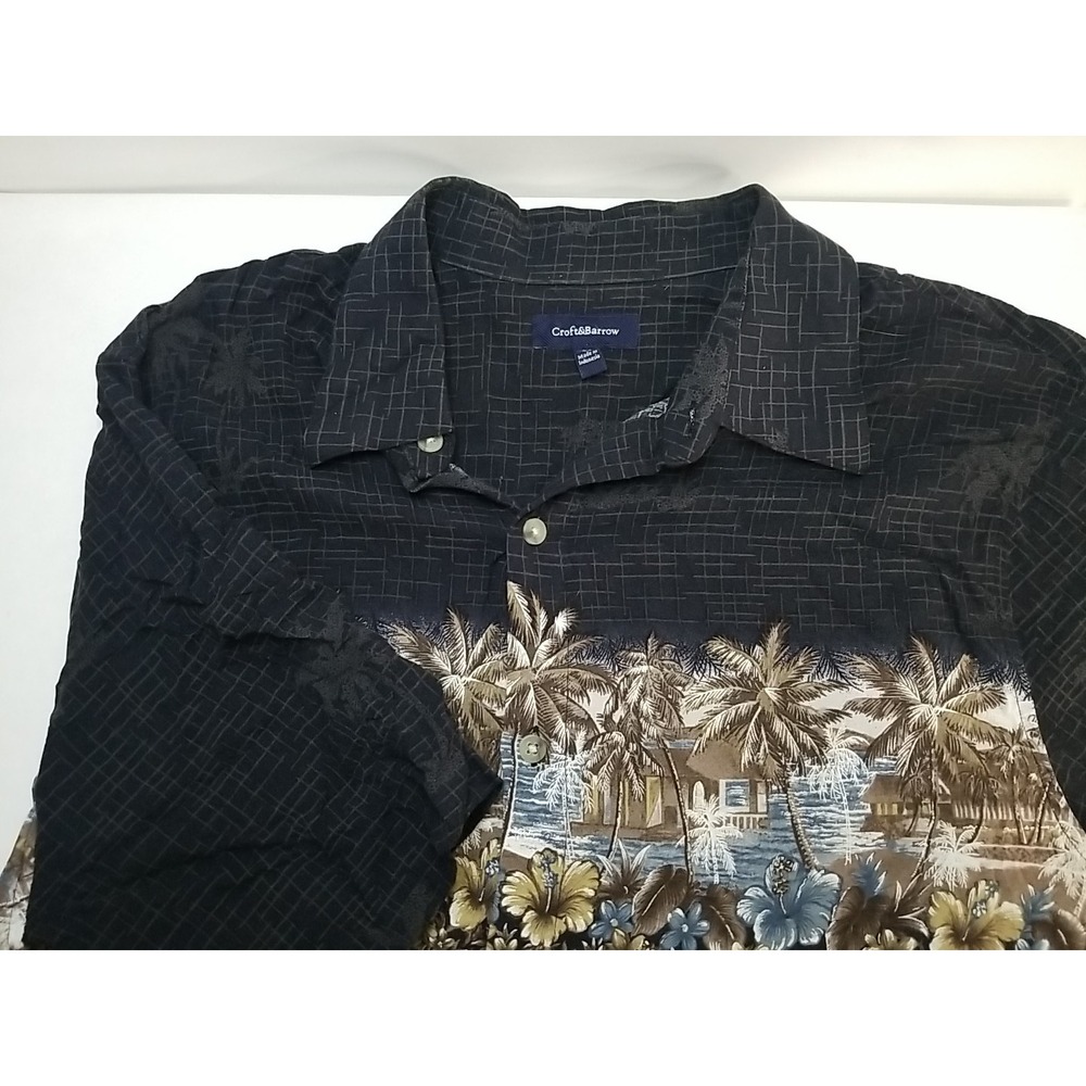 Croft & Barrow Mensโ Medium Hawaiian Shirt Short Sleeve Button Up Black Floral M